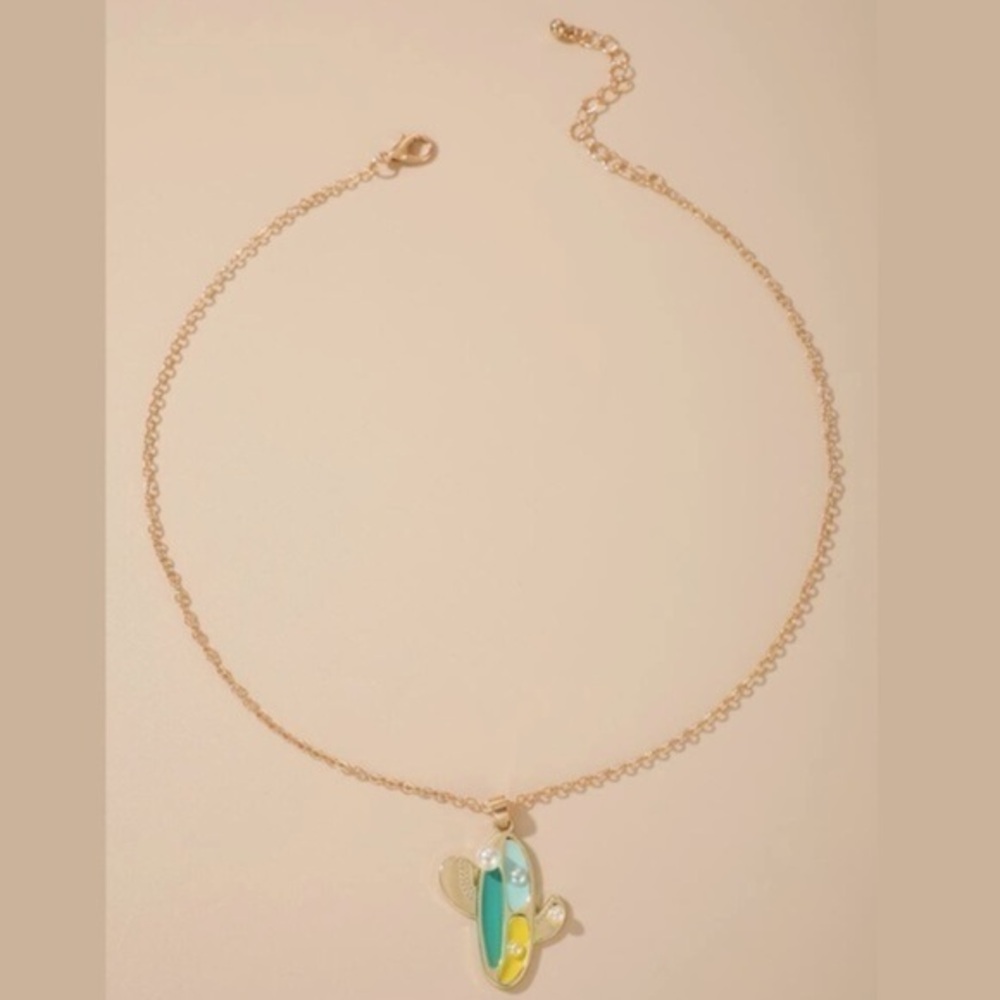 3/$30 💛 Faux Pearl Cactus Necklace